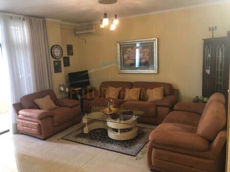 Shitet, Apartament 3+1+2, Rruga e Elbasanit, Tiranë