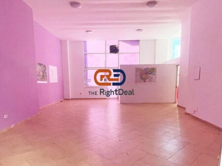 Ne Fresk ,Ne Rrugen Muhamet Deliu , Shitet Ambient Komercial Open Space !!!