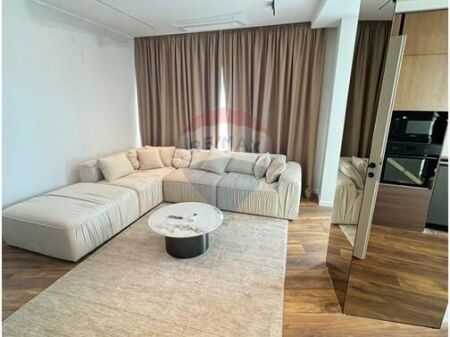 APPARTAMENTO 3+1+2+2 POSTI AUTO A LAKE VIEW