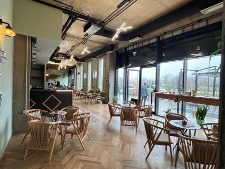 VENDESI BAR CAFFÈ IN VENDITA