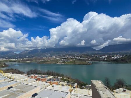 SHITET VILE 211 M2 FARKE 390.000 EURO