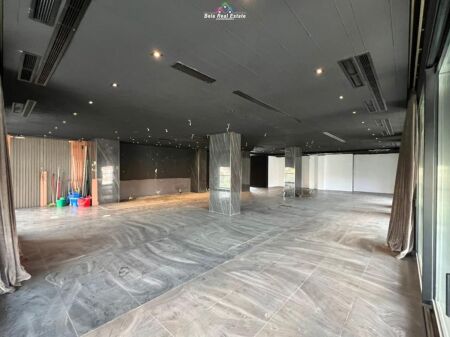 Zyre Me Qera Tek Stadiumi Dinamo (ID BZ2828) Tirane