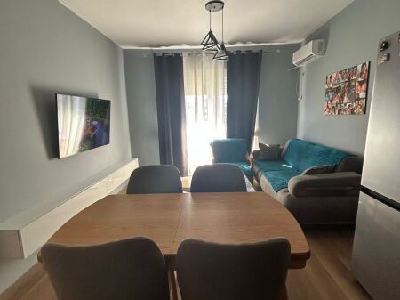 Shitet apartament 1+1 ne Astir tek Bulevardi Migjeni