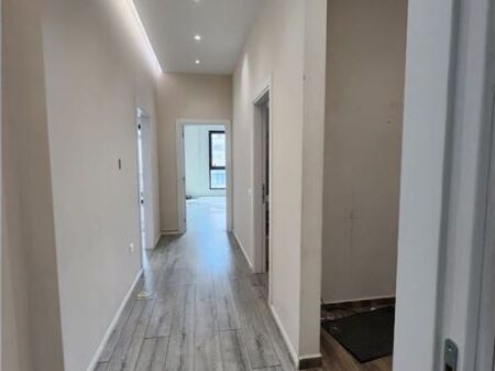 Apartament 2+1 per shitje,Square 21 Rruga e Kavajes