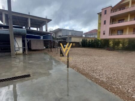 JEPET TOKE 600 M2 ME QERA TE RRUGA BURGUT 100.000 LEKE