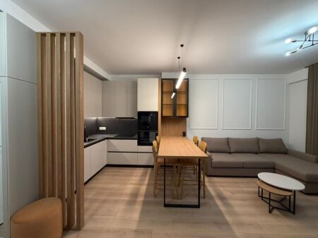 Appartamento 1+1 in affitto presso Komuna e Parisit.