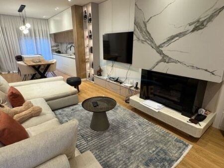 Qera, Vilë 3-Katëshe, TEG , Tiranë.