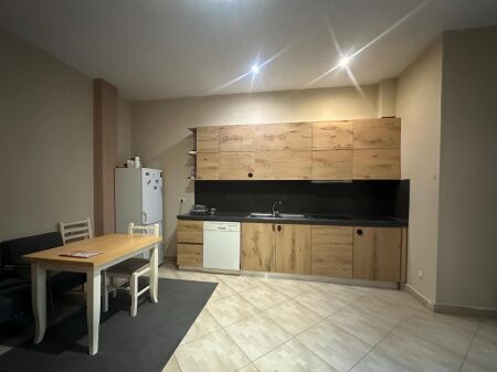 2 Garsoniere per shitje tek Mbikalimi Komunes