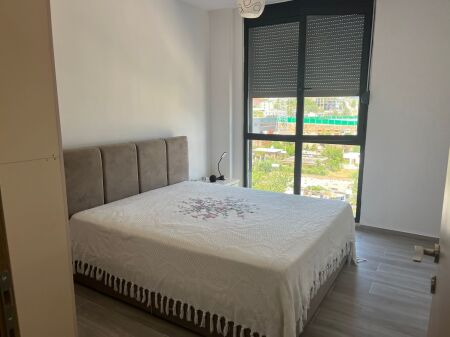 Apartament 3+1+2 per qera rruga 5 maji