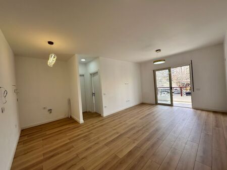 Shitet Apartament 2+1+Ballkon ne Don Bosko