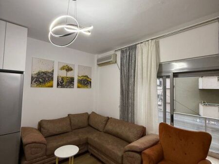 Qera, Apartament 1+1, Fresk, Tirane