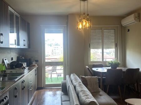 Shitet super apartment 1+1  ne Golem