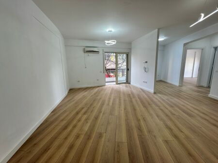 Shitet Apartament 2+1+Ballkon ne Don Bosko