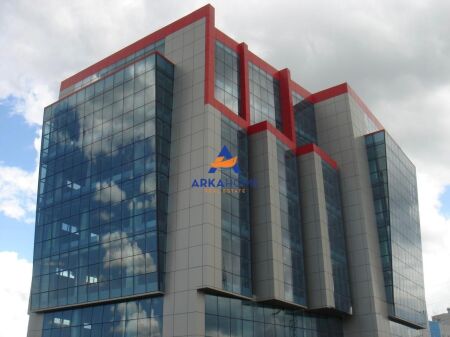 JEPET AMBIENT BIZNESI ME QERA 750M2 " PRANE QTU" 3000 EURO