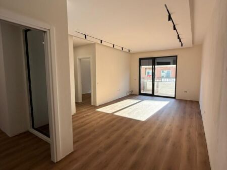 🏡 SHITET APARTAMENT 2+1+2 + POST PARKIMI – LIQENI I THATË (PRANË RADISSON)