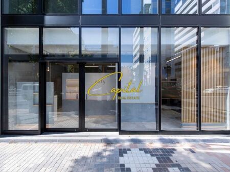 AMBIENT BIZNESI ME QIRA 304 M2 SAUK 3.600 EURO