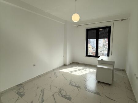 At the Lura Complex Near the New Boulevard, a 2+1+2 Apartment is for Rent at a Bargain Price!