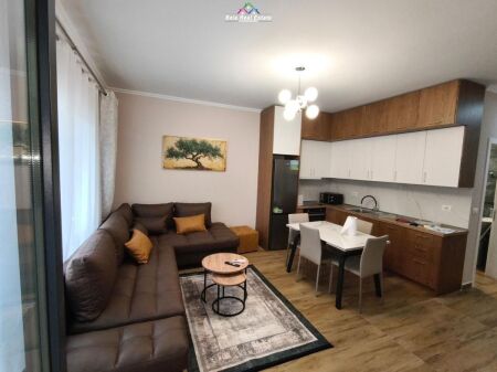 Appartamento in Affitto 1+1+ Posto Auto Vicino a Zogu i Zi (ID B2101519) Tirana