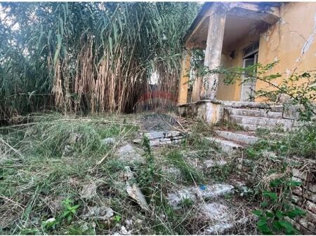 🏡 Tokë Truall + Ndërtesë në Shitje Kuzum Baba, Vlorë