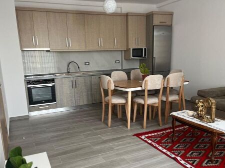 JEPET ME QIRA APARTAMENT 3+1+2 – RRUGA 5 MAJI