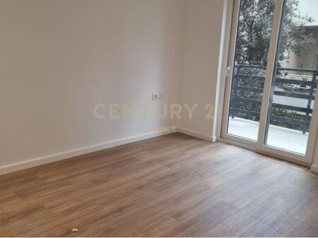 Apartament 1+1 Për Shitje tek Kopshti Zoologjik, Tiranë