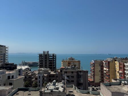 Jepet apartament me qera 2+1+2