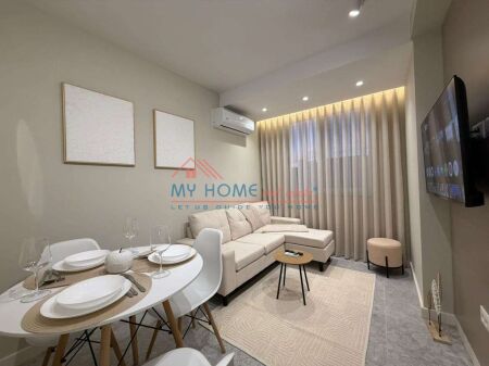 2 Apartament 1+1 ne shitje 21 Dhjetori ne Tirane