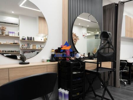 SHITET AMBIENT BIZNESI SALLON ESTETIK 38M2 "BULEVARDI ZOGU I PARE , PERBALL MARTENITETIT GERALDIN" 17.000 EURO