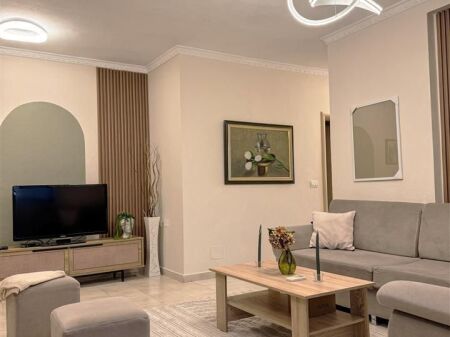 APARTAMENT ME QERA 2+1 ISH FUSHA AVIACIONIT 1100 EURO