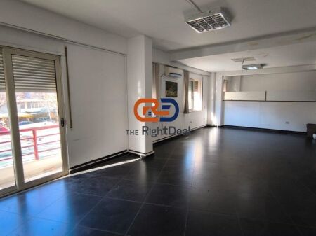 Ne Don Bosko, Jepet Me Qira Ambient Per Zyra Me Hyrje Te Dedikuar!!