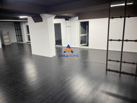 SHITET AMBIENT BIZNESI 350M2 "TE SHESHI WILLSON" 1.295.000 EURO