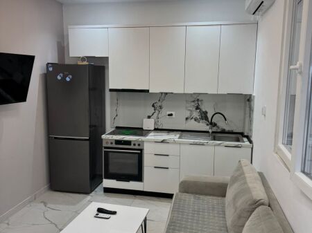 Affittasi 1+1 stanza privata a 5 Maji