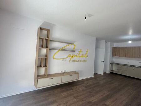 ZYRE ME QIRA 100 M2 5 MAJI 550 EURO