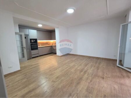 Jepet me qira Zyre ne Bllok ne adresen rruga Sami Frasheri .