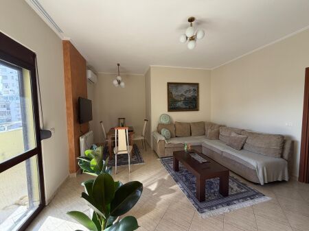 Apartament 2+1 per qera tek ish rajoni