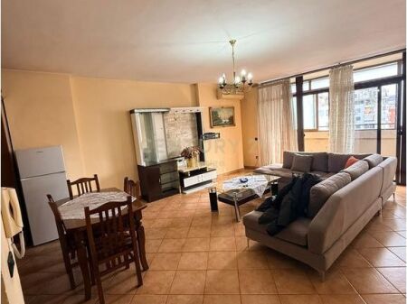 APARTAMENT 2+1 ME QIRA PERBALLE KOMPLEKSIT DELIJORGJI! 700 € /Muaj