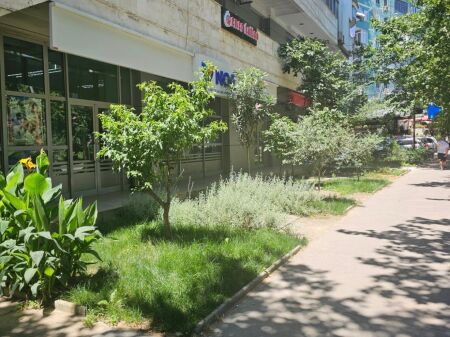 Negozio (Tipo di attività) in Vendita con Prezzo di Riferimento