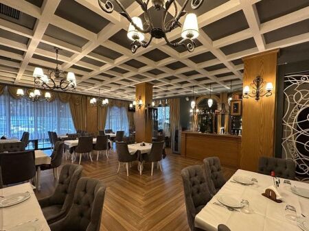 Hotel in vendita nella zona di Kombinat