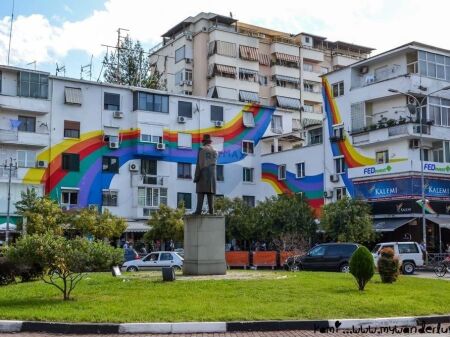 AMBJENT KOMERCIAL PER QIRA TEK SHESHI WILSON !