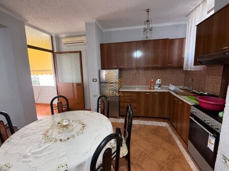 Qira, Hyrje Private, 2+1 blk+P, Rruga e Dibres-pas Spitalit Amerikan 2, 50,000 Lek/Muaj