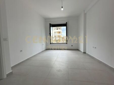 AMBIENTE UFFICIO +POSTO AUTO IN AFFITTO VICINO ALLA STAZIONE DEI TRENI!