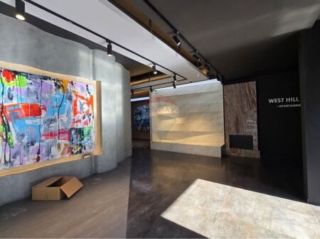 Showroom me qira ne Rrugen Sulejman Delvina