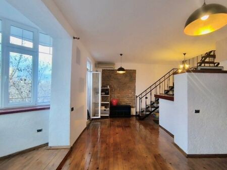 Duplex 2+1+2 Për Shitje në Ish Bllok, Pallatet Agimi, Tiranë