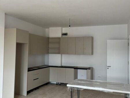 Apartament me qera 2+1+2+ballkon
