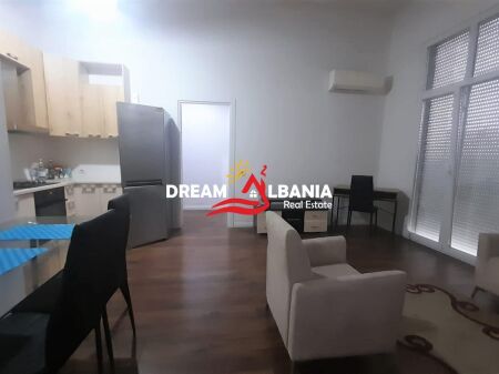 Apartament 2+1+2 me qera te Zogu i Zi, Tirane (ID 42211386).