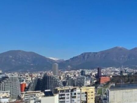 Shitet apartament 2+1