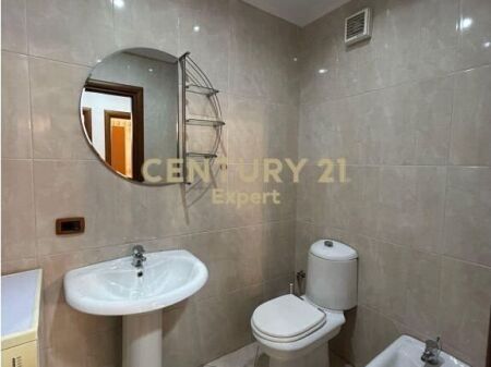 JEPET ME QIRA APARTAMENT 2+1+2 TEK JOENA,21 DHJETORI 800 € /Muaj