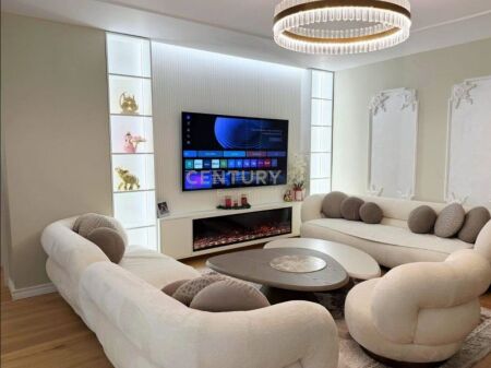 Appartamento di lusso 2+1+2+2 Posti auto in vendita in Centro