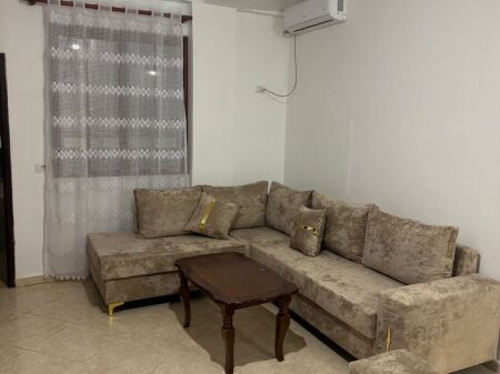 🏠Porcelan,prane Venue Clab jepet me qera kati i II-te i nje vile 1+1,i mobiluar.400Euro