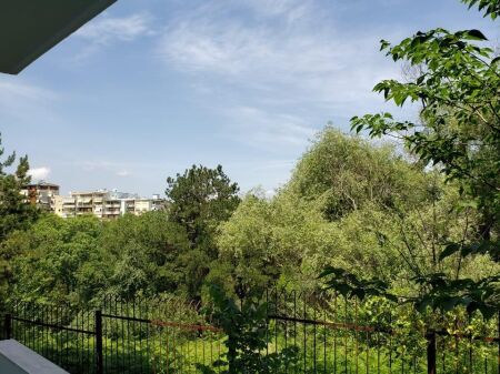 Jepet apartament bosh me qera Tek Xhamia e kopshtit botanik